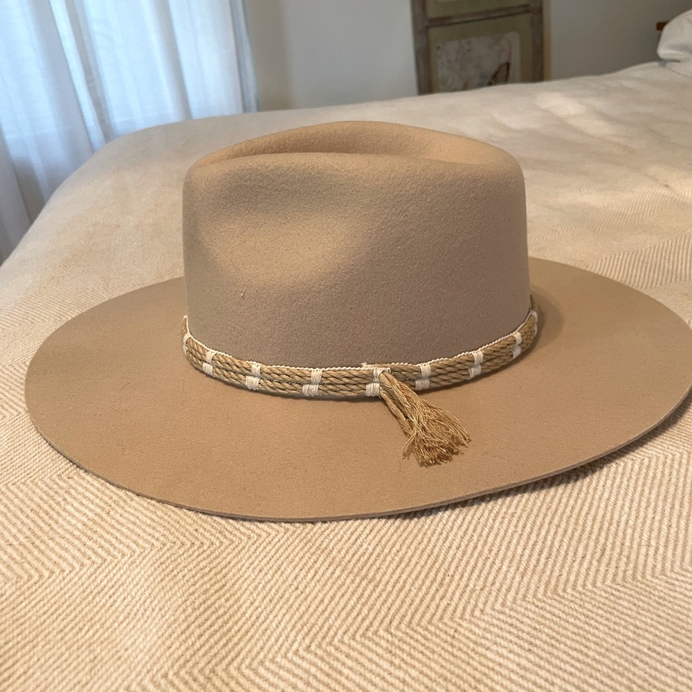 Anthropologie woman’s hat